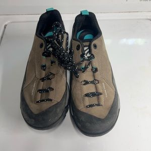 Fiveten Campfour hiking shoe. New, never worn.